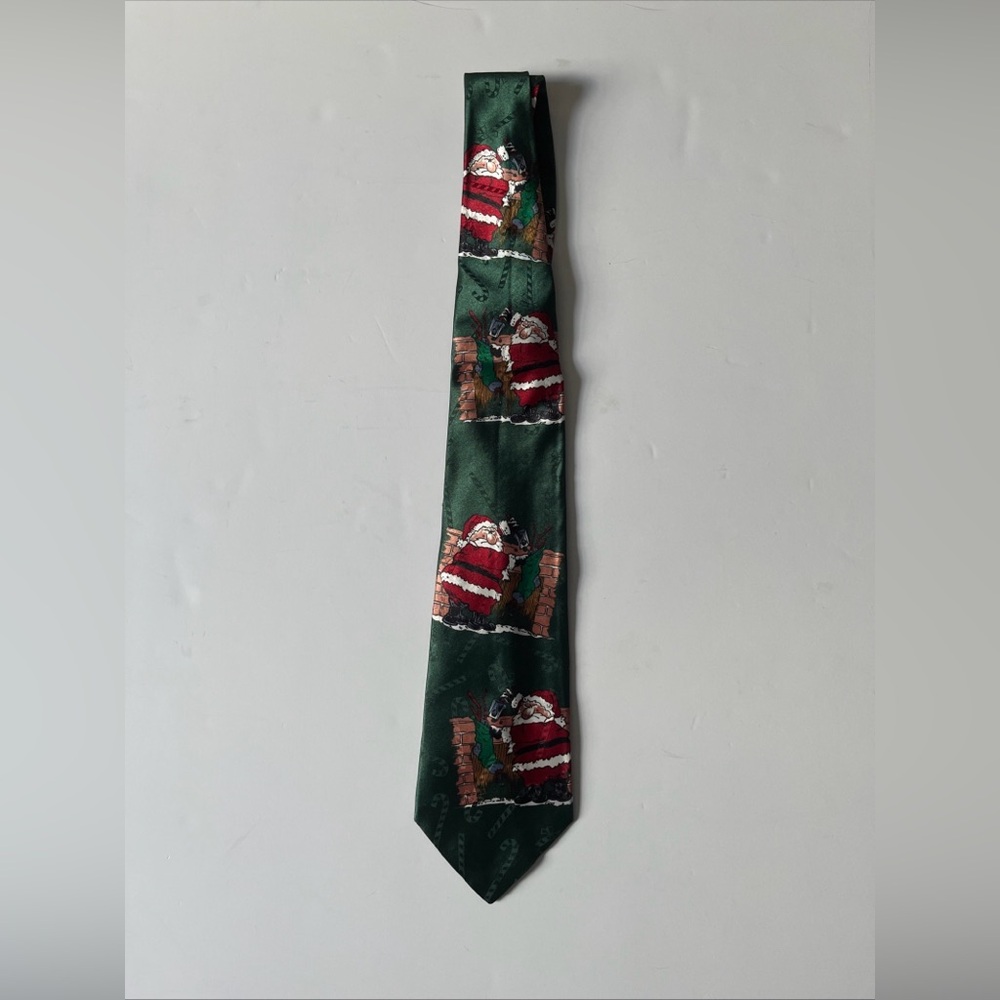 Vintage Hallmark Santa Tie. Polyester.